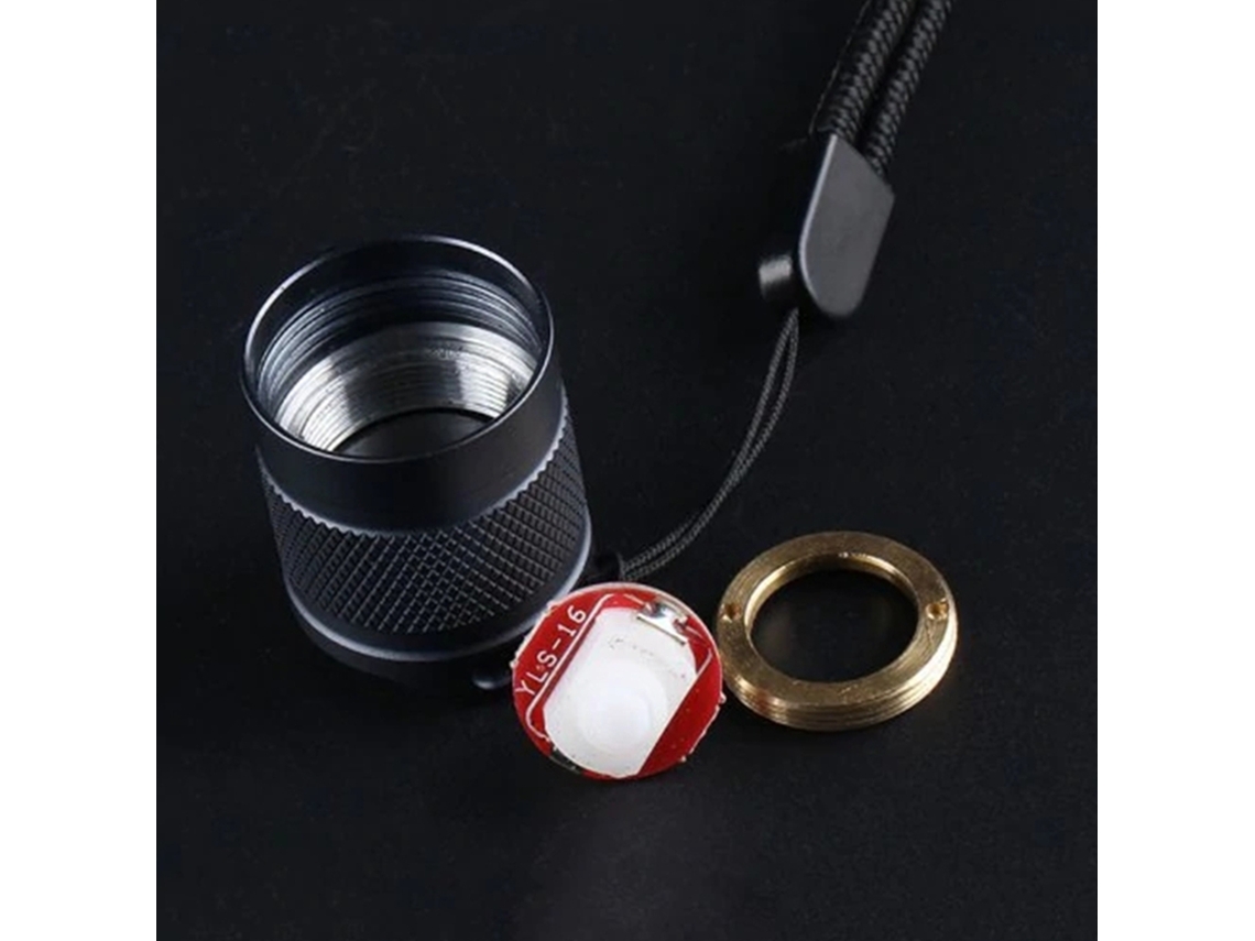 Linterna Led S2+ Sst40 6500k, Linterna De Mano Con 12 Grupos Y Protección Térmica.