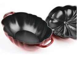 Cacerola STAUB (Rojo - Hierro Fundido - 25 cm)
