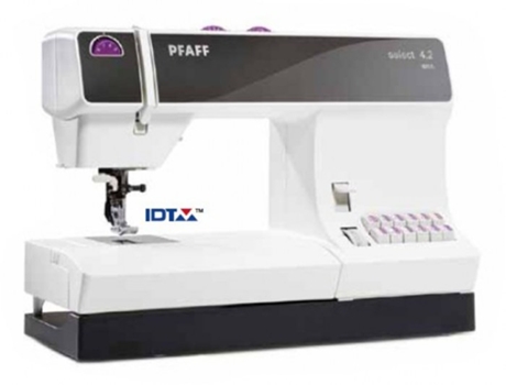 Máquina de Coser PFAFF Sele42