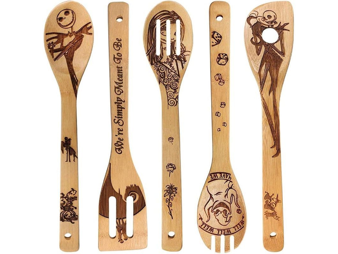 Regalos De Pesadilla Antes De Navidad: Juego De 5 Cucharas De Madera Con El Diseño De Jack Skellington.