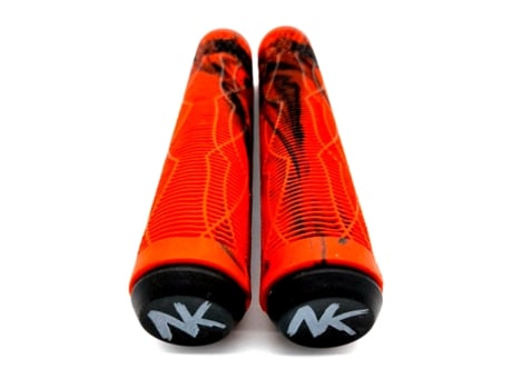 Puños Nokaic para Patinete Freestyle 160mm, Color Negro-Rojo