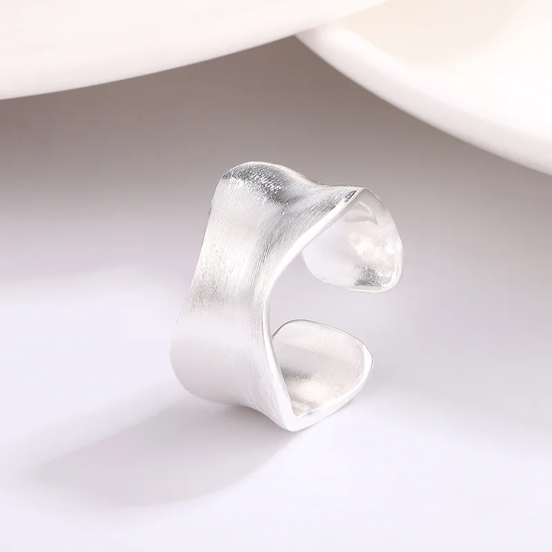 Anillo ajustable de lujo para mujer. Exquisito y sencillo anillo de oro. MDUG (plata)