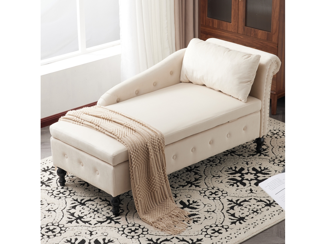 Chaise Longue De Terciopelo Con Tachuelas, Tapicería Capitoné Y Reposabrazos Derecho.
