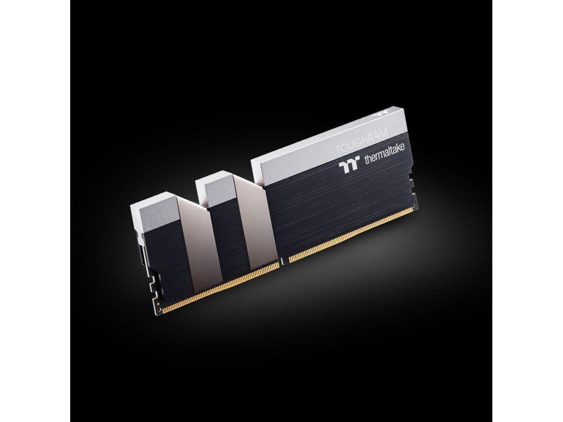 Memoria RAM DDR4 THERMALTAKE  (2 x 8 GB - 3200 MHz)