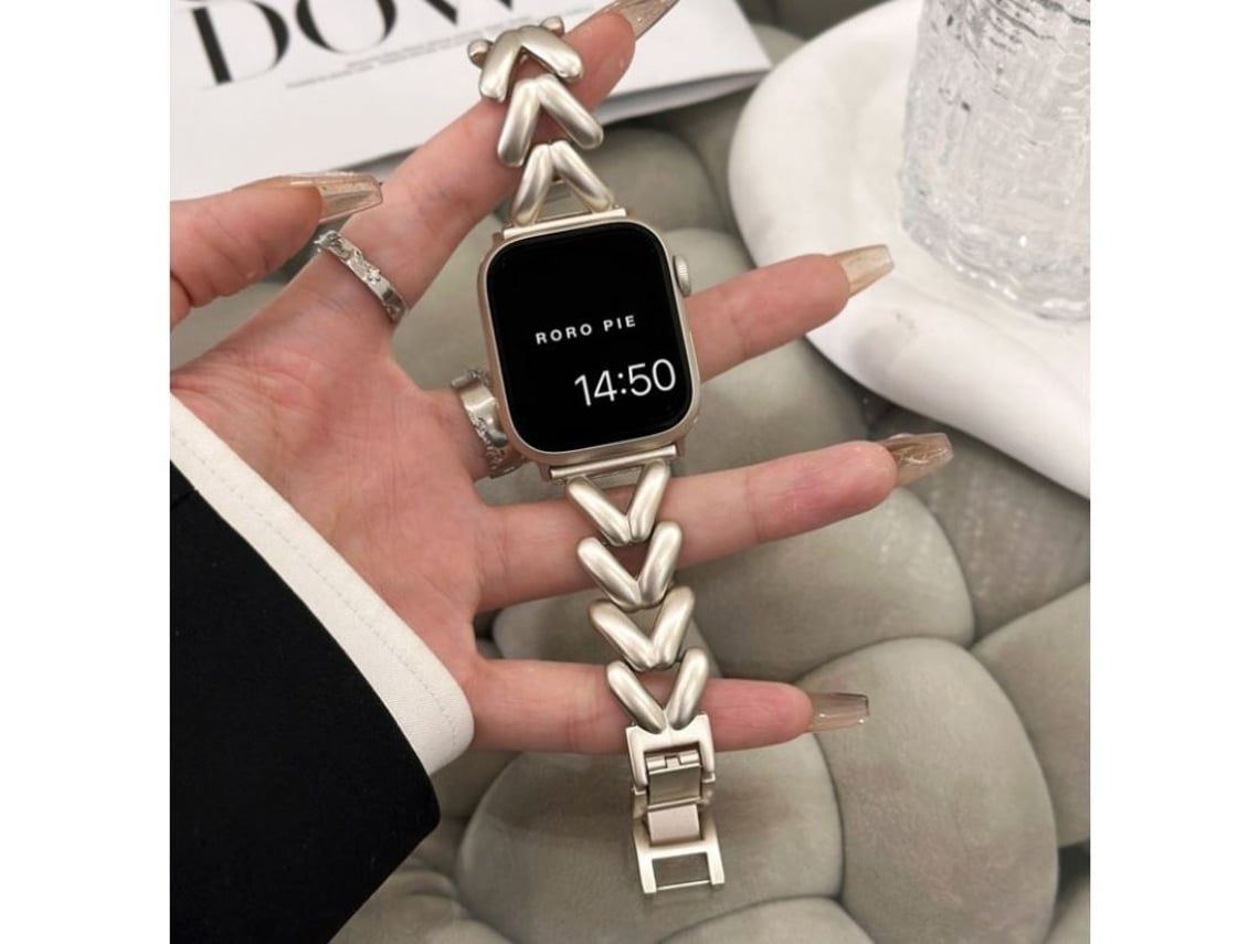 La nueva correa del Apple Watch presenta un diseño de metal brillante, especialmente pensado para mujeres, en forma de corazón.