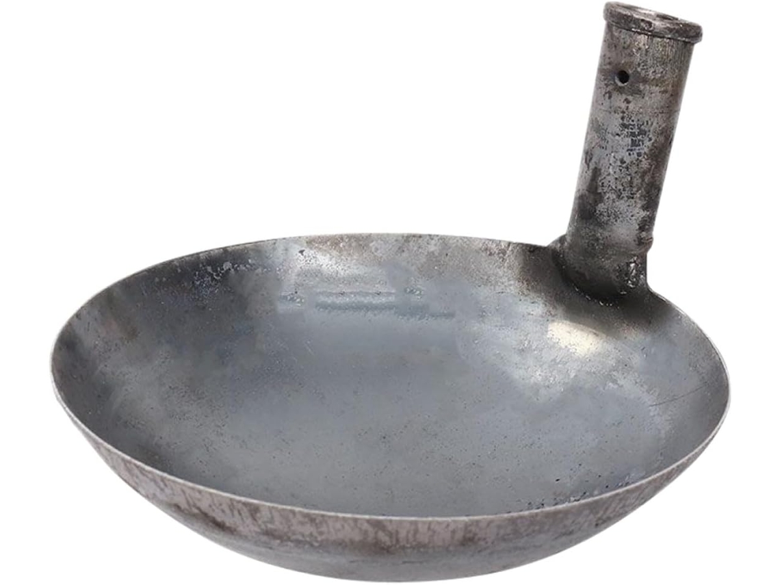 Espumadera: Esta cuchara se puede usar para quitar el agua al lavar verduras, frutas, etc. Cucharones de hierro: