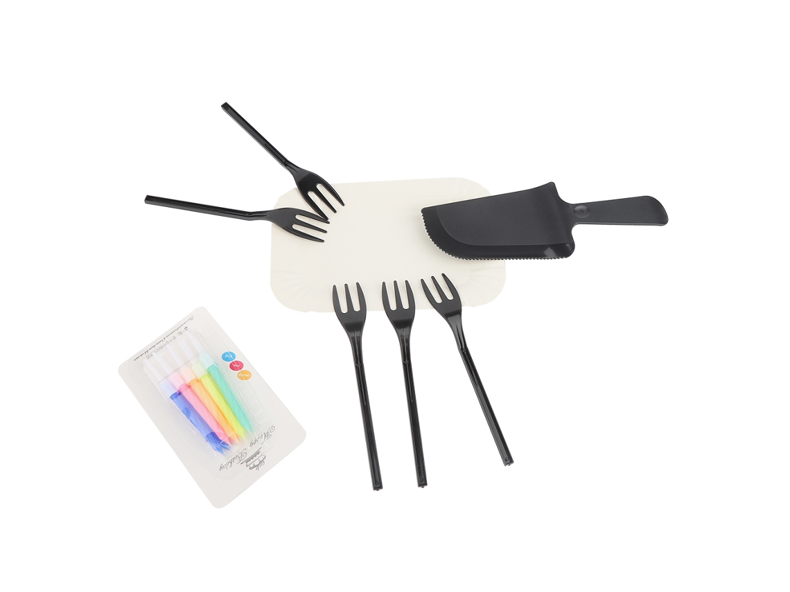 Juego de suministros desechables para fiestas: platos de papel, cuchillos, tenedores y cubiertos para fiestas de cumpleaños.