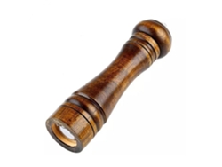 Molinillo de pimienta en madera de roble