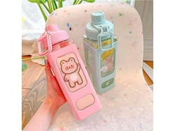 Botella de agua Rebe Bear con pajita, 700 ml, plástico rosa con pegatina.
