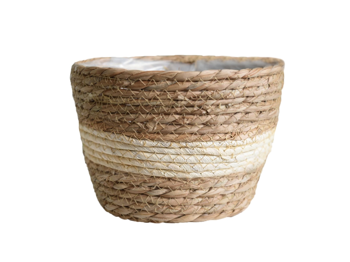 Cesta de flores tejida para plantas verdes y flores frescas.