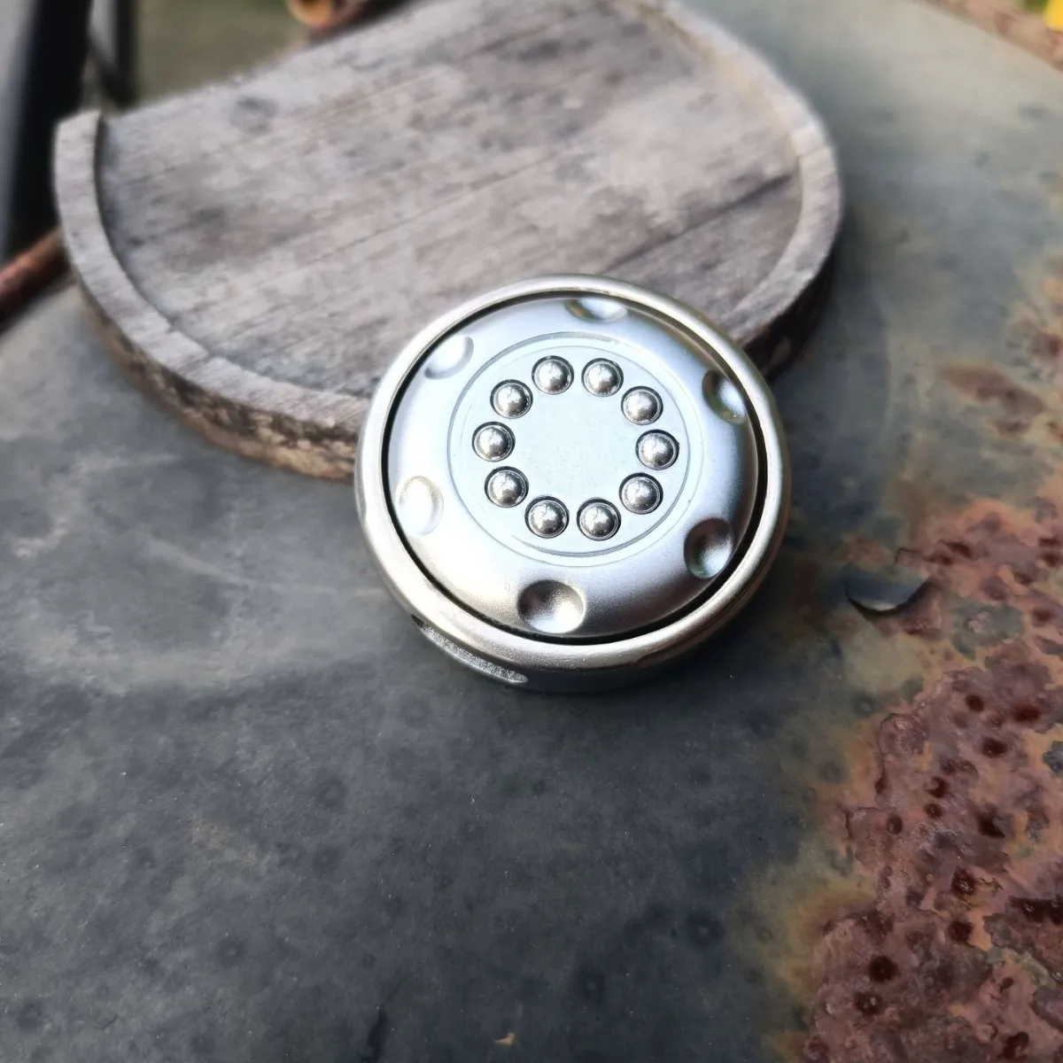 Spinner Magnético De Monedas (plateado) Con Trinquete, Juguete Táctil Mecánico Para Monedas Y Tarjetas - Juguete Antiestrés De Metal