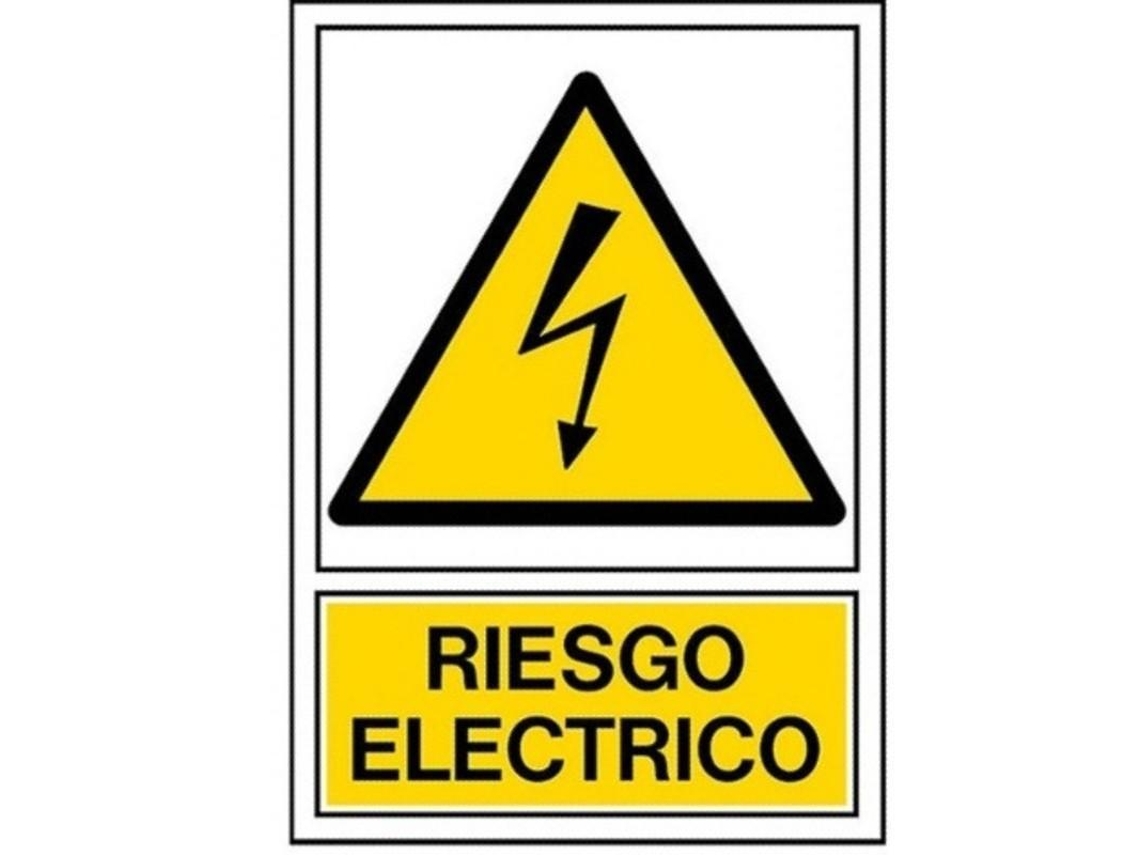 Pegatina 148x105mm Riesgo Electrico Mediana