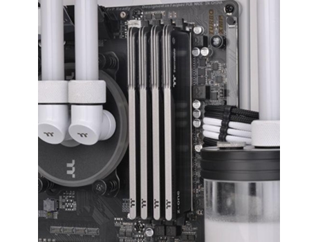 Memoria RAM DDR4 THERMALTAKE (2 x 8 GB - 3200 MHz)