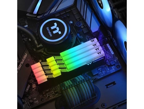 Memoria RAM DDR4 THERMALTAKE (2 x 8 GB - 3600 MHz)