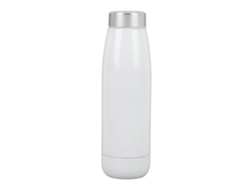 Botella de 450 ml de agua alcalina aislada.
