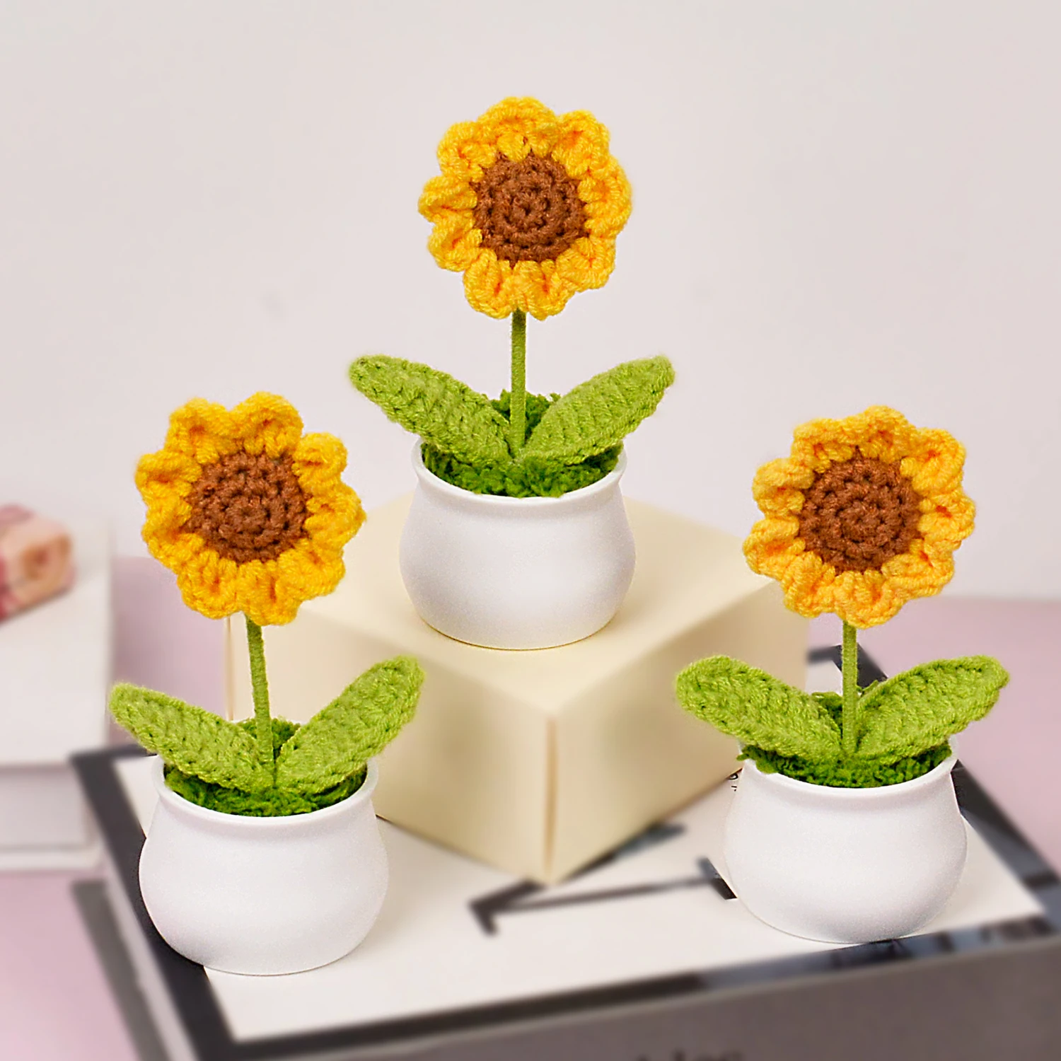 (3 Piezas) Ramo De Girasoles En Maceta Tejidos A Mano A Crochet, Flores Artificiales En Jarrón Blanco