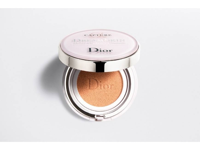Base DIOR Captura 020 Dreamskin Tratamento