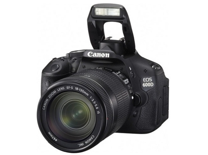 Kit Cámara Réflex CANON 600D + EF-S 18-135mm (Negro - 18 MP)