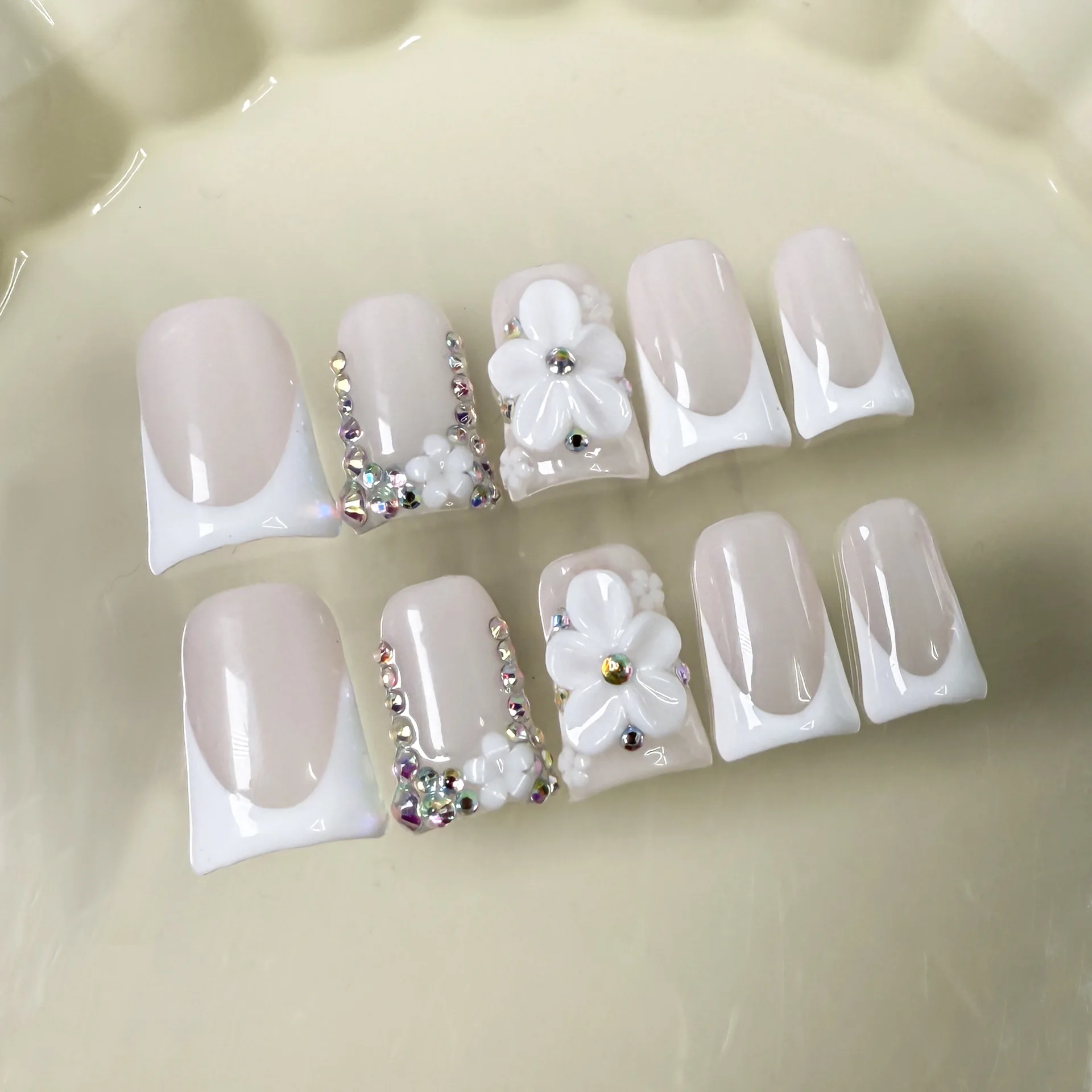 (582-m) Set De 10 Uñas Postizas Hechas A Mano Con Mariposas Brillantes - Uñas De Presión