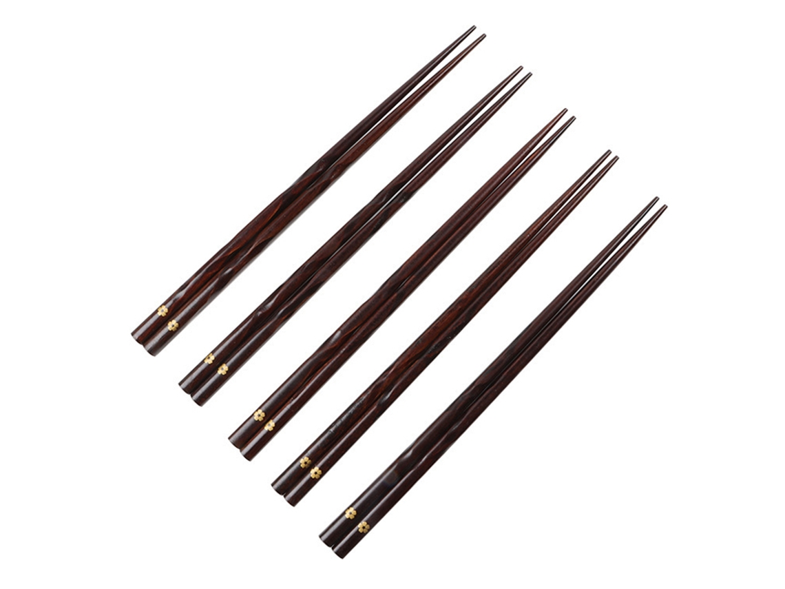 Un Juego De 5 Pares De Palillos Japoneses De Madera Natural, Ecológicos Y Reutilizables.