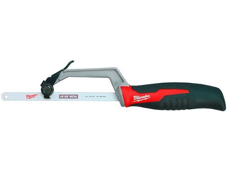 Sierra MILWAUKEE Compacto