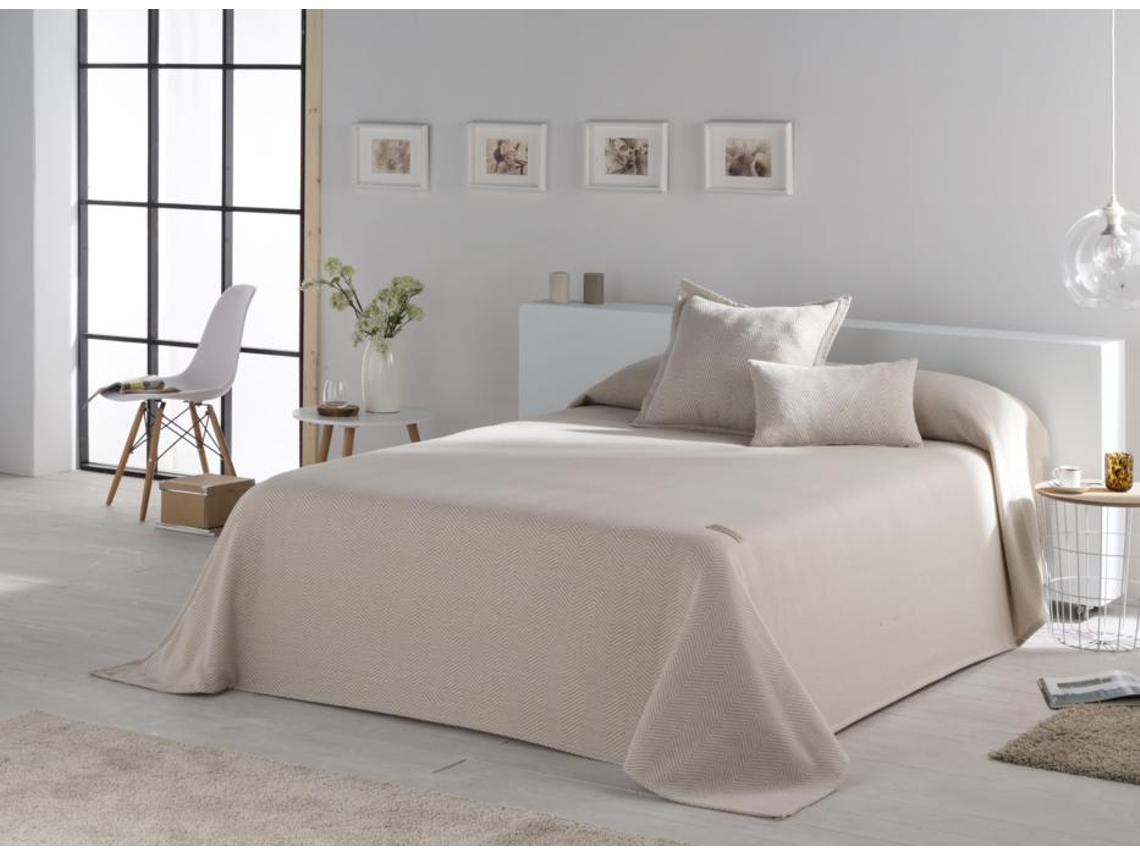 Colcha NAF NAF Paines (Beige - 250 x 270 cm - 70% Algodón 30% Poliester)