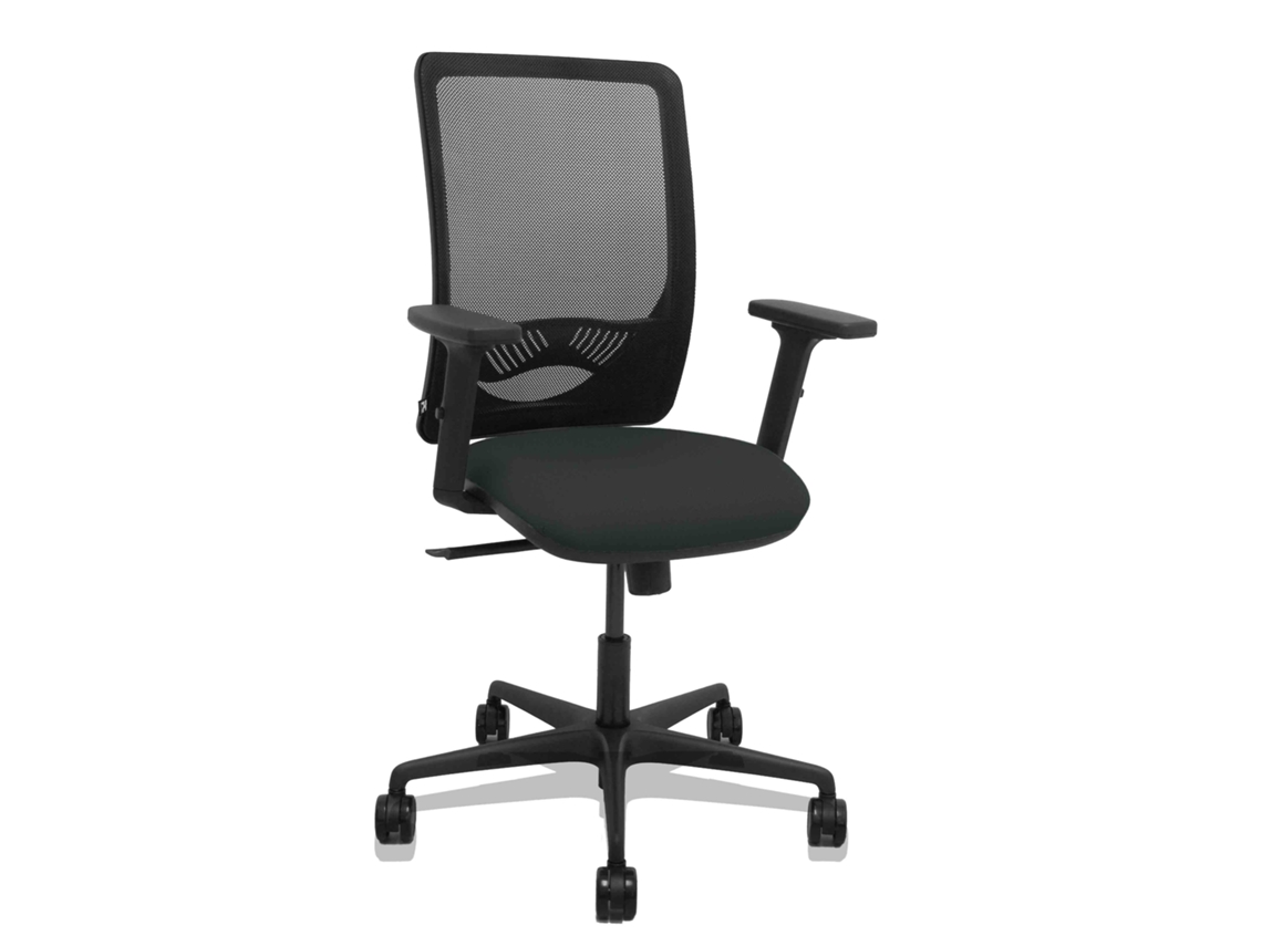 Silla de oficina Zulema con mecanismo sincronizado, tapizada en tela negra. Equipada con soporte lumbar 1D, reposabrazos 2D y ruedas de nailon de 65 mm.