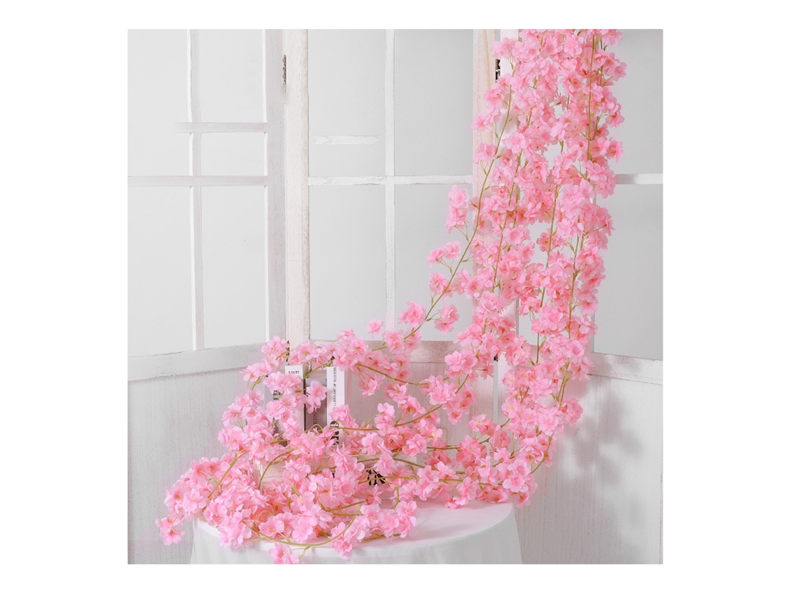 Decoración colgante de flores artificiales en ratán vibrante