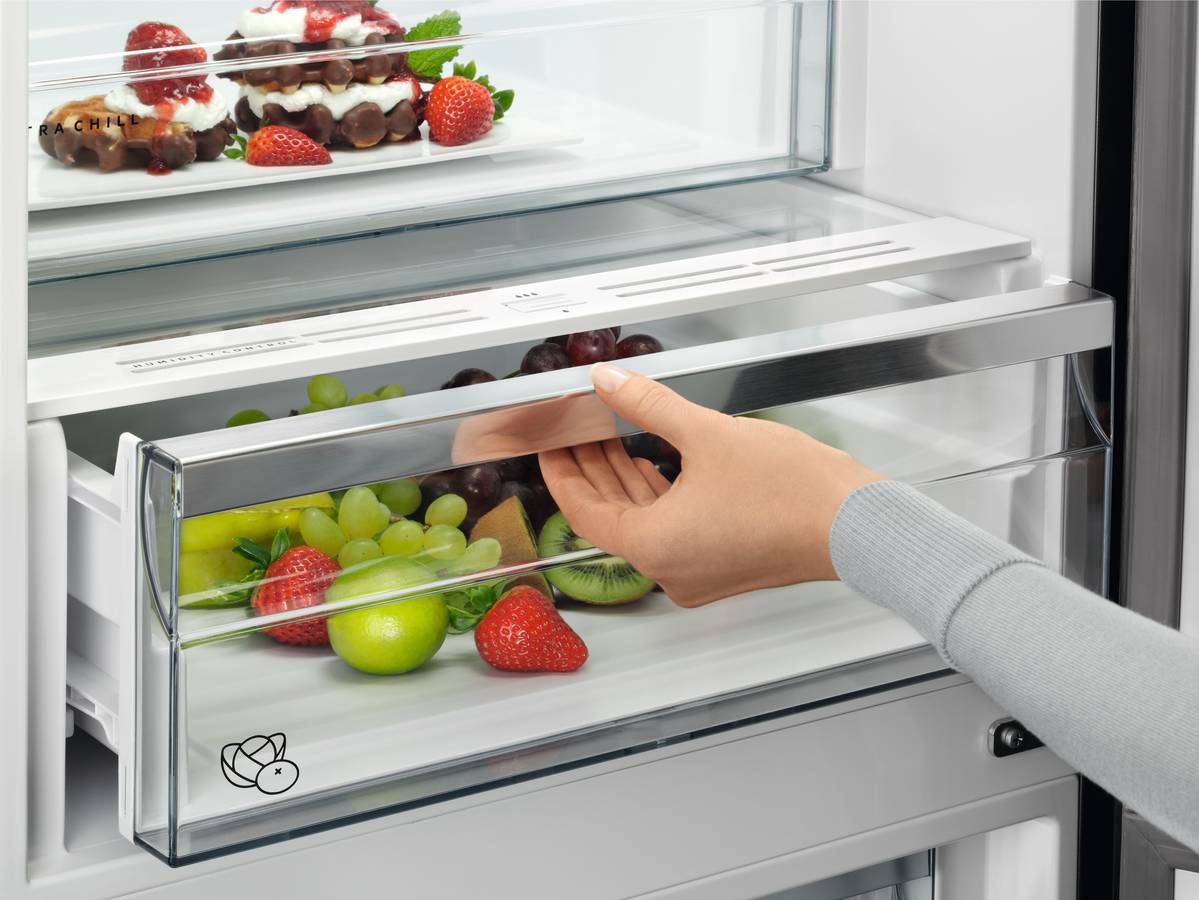 Frigorífico Combi AEG RCB736D5MX (No Frost - 201 cm - 367 L - Inox)