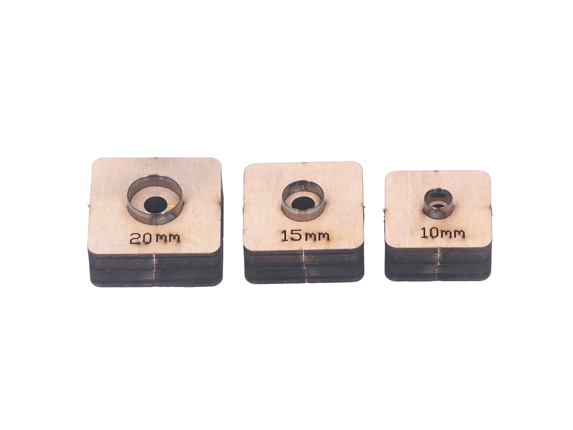 Juego De 3 Troqueles Circulares Con Base De Madera Y Punzones Metálicos Para Cuero Y Tela (10 Mm, 15 Mm Y 20 Mm).
