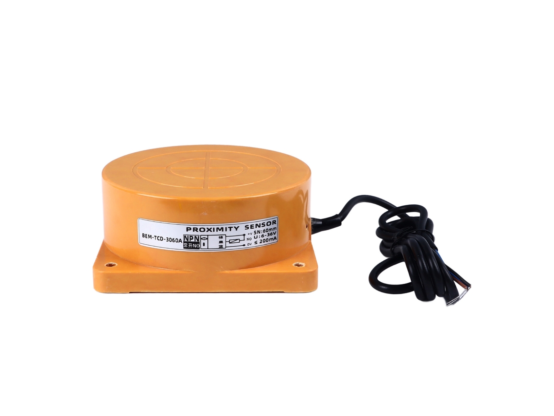 Sensor De Proximidad Inductivo De 3 Hilos Npn No Abs No Empotrado Dc6-36v