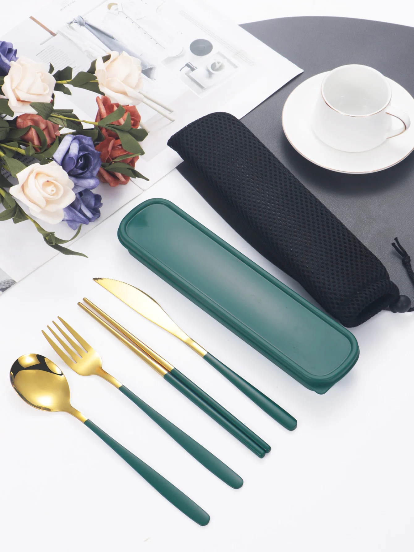 Cubiertos (verdes Y Dorados): Cuchillo, Tenedor, Cuchara, Palillos, Con Caja.