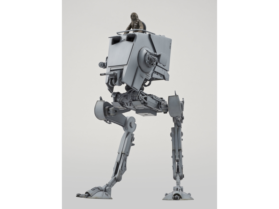 Armored fighting vehicle model BANDAI (13 anos)