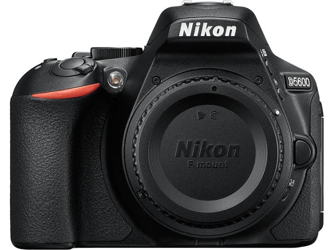 Kit Cámara Réflex NIKON D5600 + AF-P DX 18-55mm VR + 8GB SD (24.2 MP - Sensor: DX - ISO: 100 a 25600)