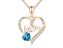 El Collar Con Colgante De Corazón "mamá" En Oro Rosa Está Adornado Con Piedras Azules Y Circonitas Cúbicas, Lo Que Lo Convierte En El Regalo