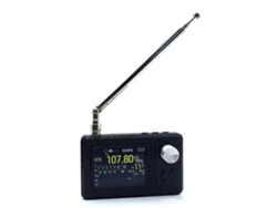Radio portátil GOKOCO 25/26 FM con auriculares, reproductor de música portátil, batería recargable y pantalla digital.