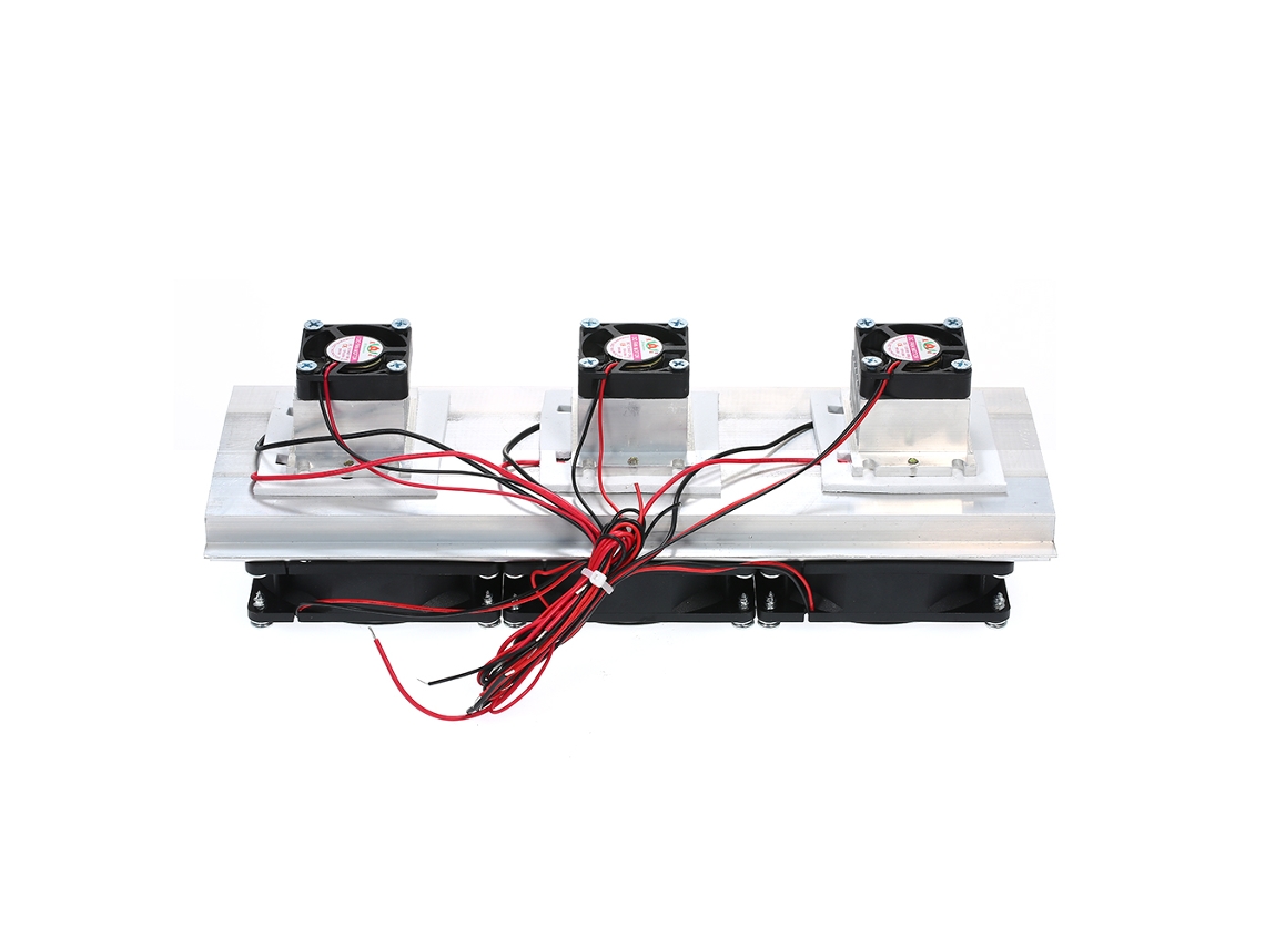 Kit De Sistema De Enfriamiento Aire Por Peltier Termoeléctrico Trinuclear 180w 3xfan