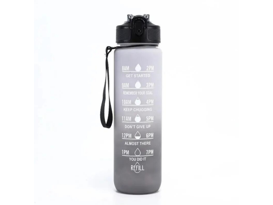 La botella de agua deportiva reutilizable Mdug de 946 ml en gris y negro cuenta con marcas de tiempo de consumo y lemas (32 oz).