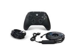 Gamepad con cable Powera Advantage con iluminación RGB y diseño ergonómico