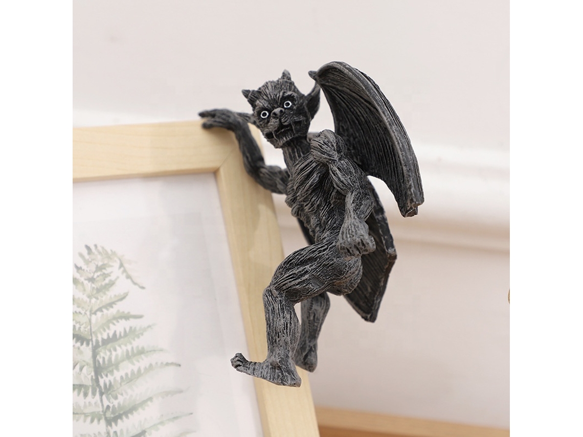 Estatua de resina de fantasma/monstruo con alas de demonio para Halloween