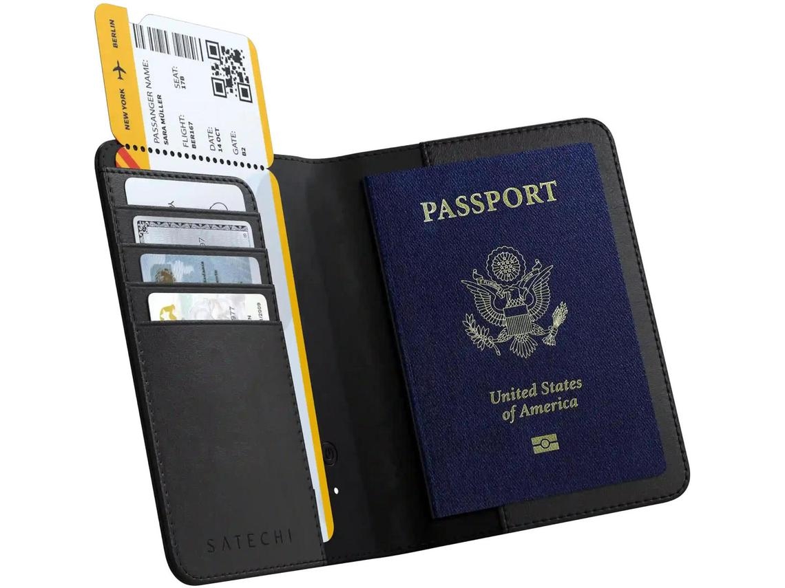 Capa SATECHI Passport Cover with FindMy