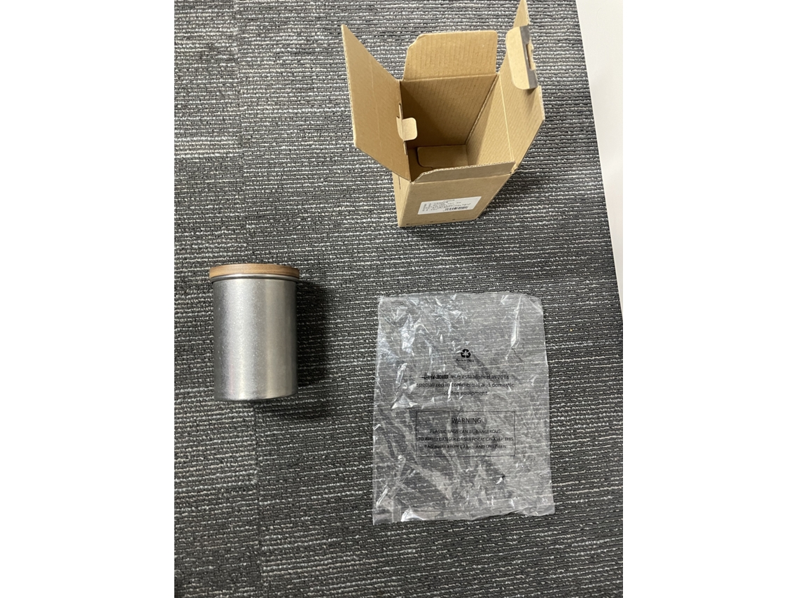 Tarro de café hermético de acero inoxidable de 500 ml con tapa de madera.