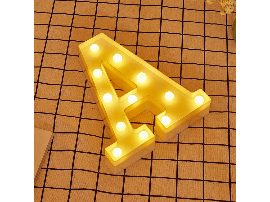 Letra LED A Iluminada con Luz Blanca Cálida, Altura 22cm, Funcionamiento a Pilas 2*AA
