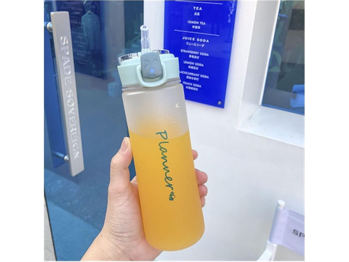 Botella de agua deportiva Rebe-Plastic con pajita, 500 ml, verde mate, gran capacidad, ideal para actividades al aire libre.