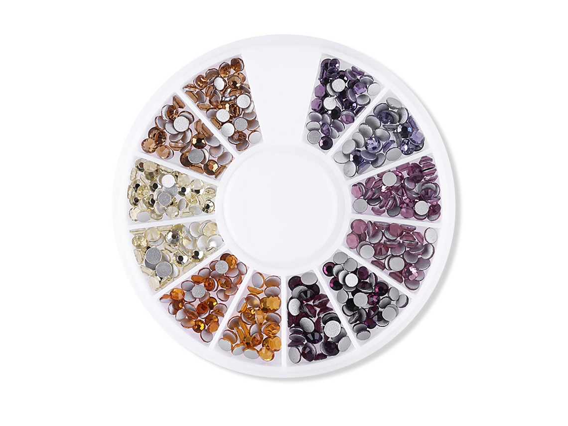 Accesorios para uñas decoradas con pedrería, cristales y apliques de pedrería.