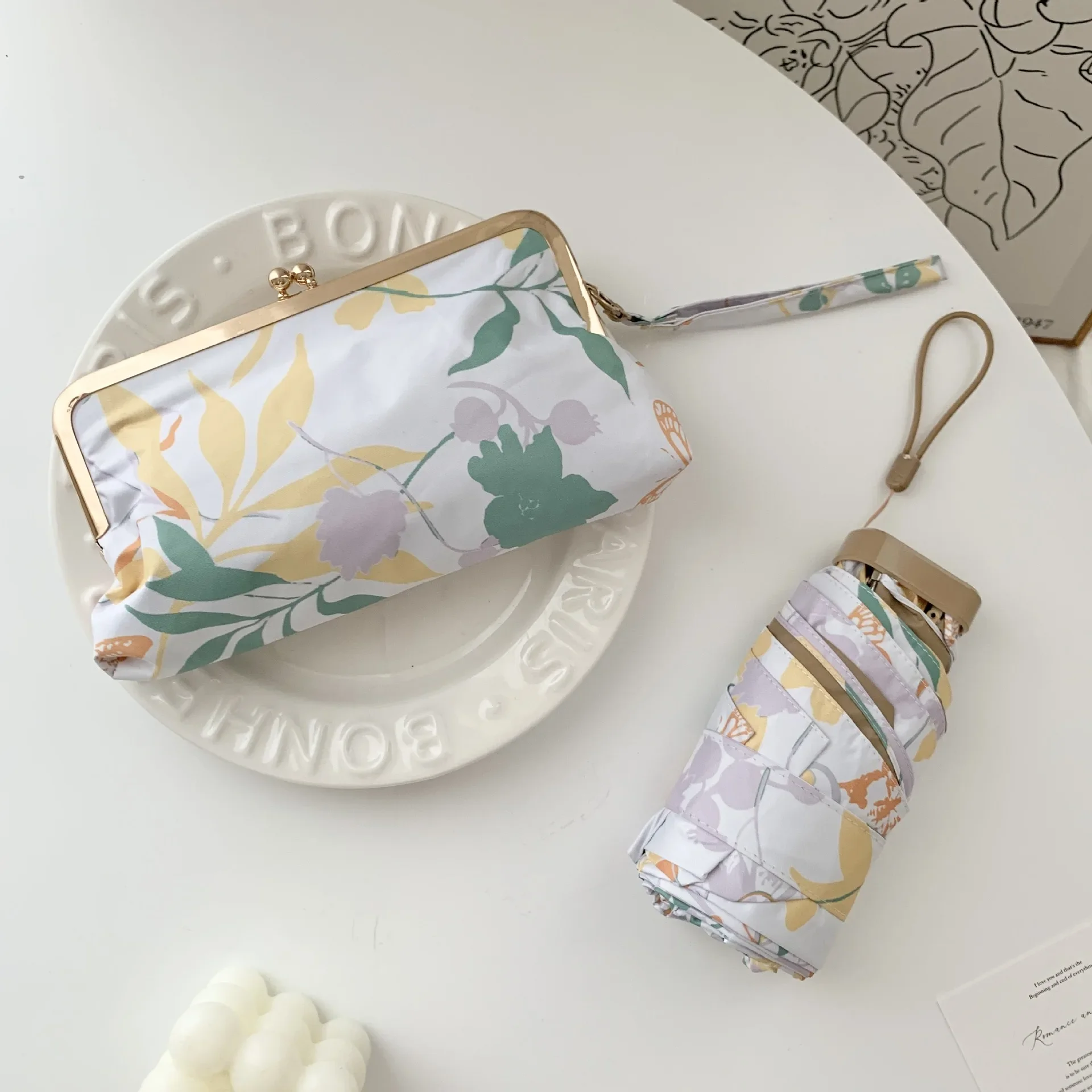 (d) Mini Sombrilla Para Mujer, Parasol Y Protección Uv, Adecuada Tanto Para Días Soleados Como Lluviosos.