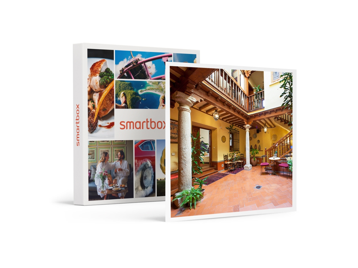 Caja Regalo SMARTBOX Almunia de San Miguel: 1 noche en habitación triple con desayuno en Toledo para 3 personas
