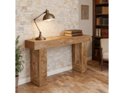 Mesa Consola De Madera Junto Al Sofá En La Sala De Estar.