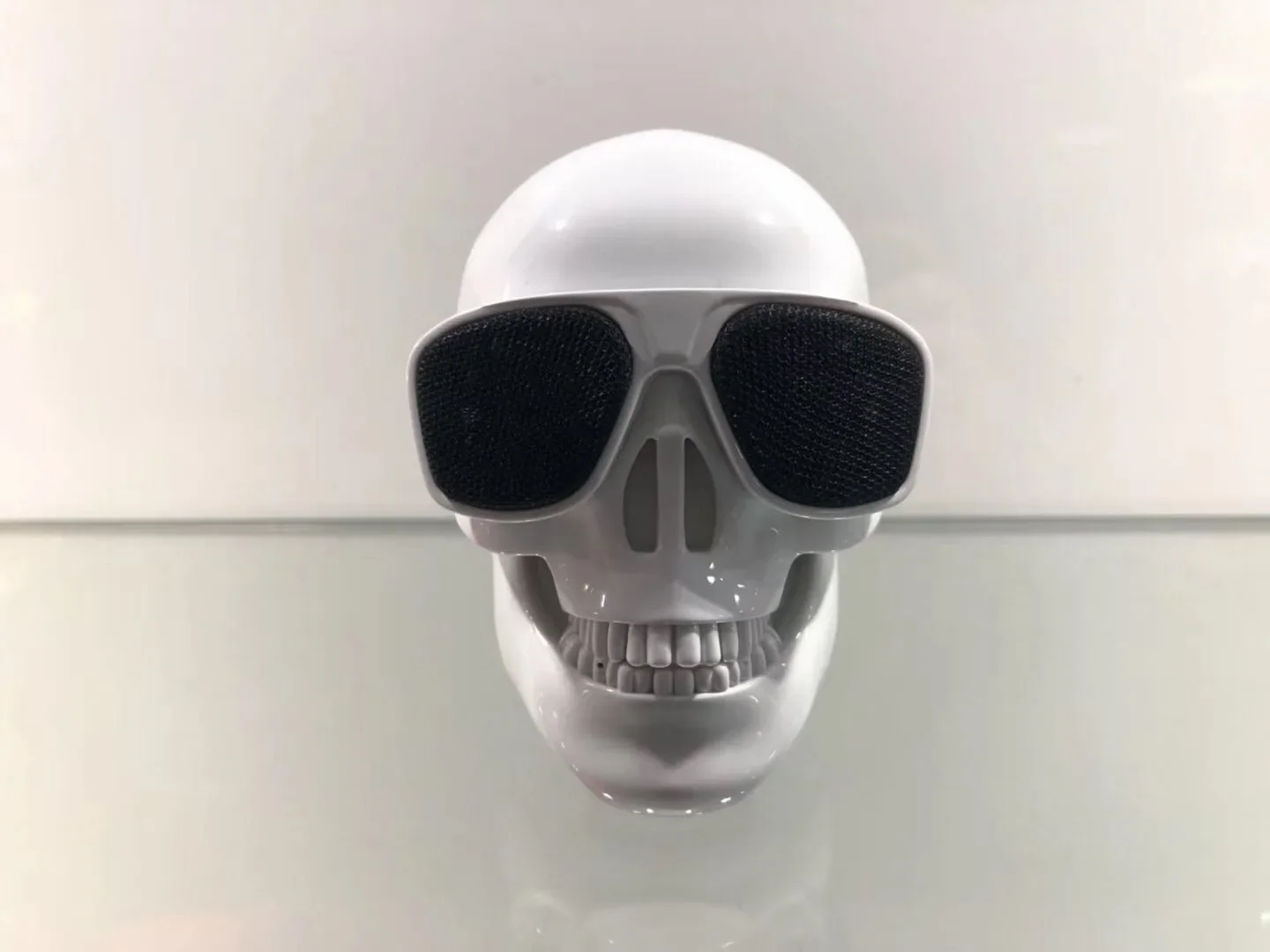 Minialtavoz Portátil Con Forma De Calavera (blanco), Inalámbrico Por Bluetooth, 5 W, Estéreo De Alta Definición