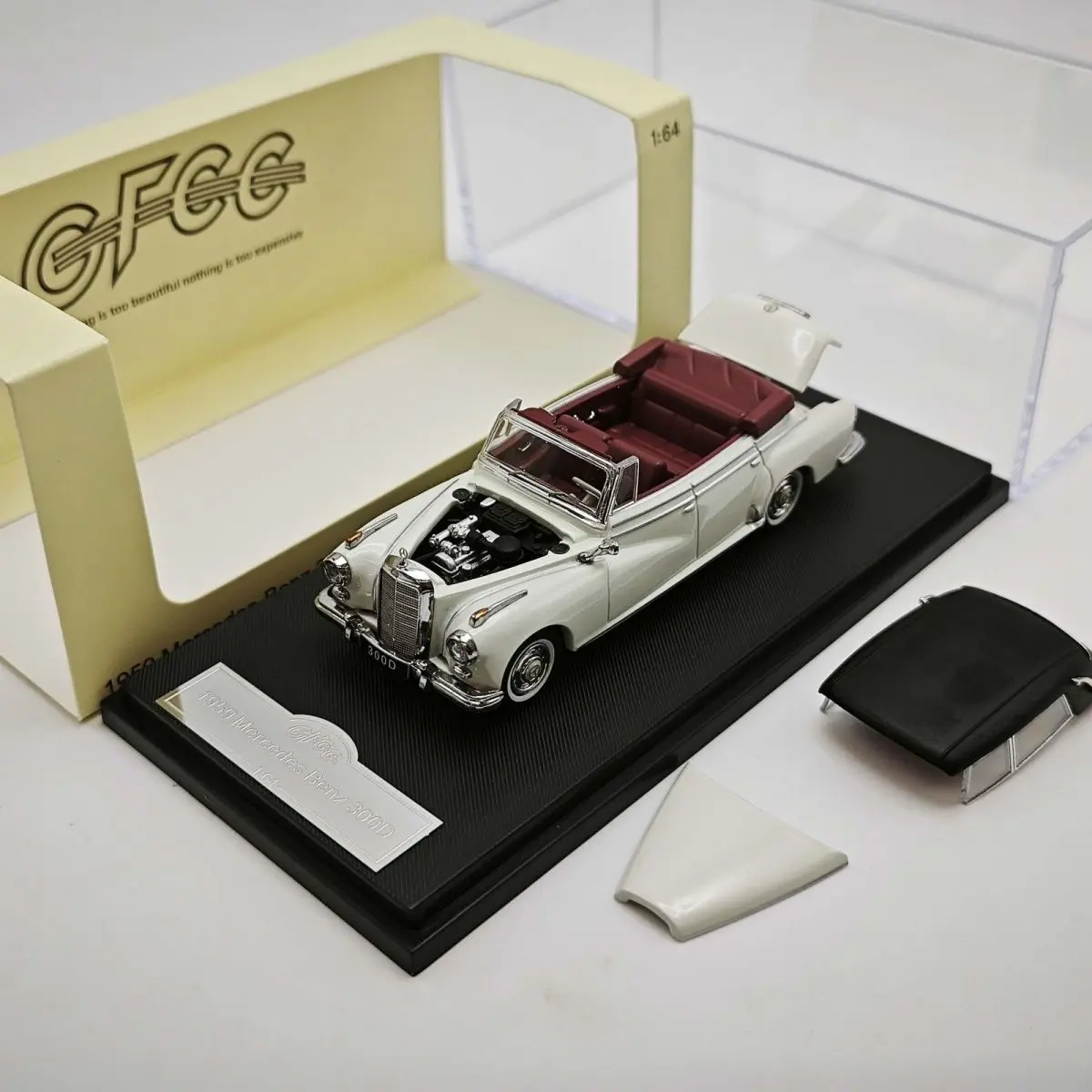 Modelo De Coche De Aleación A Escala 1:64 (blanco) Y Modelo De Coche De Juguete.